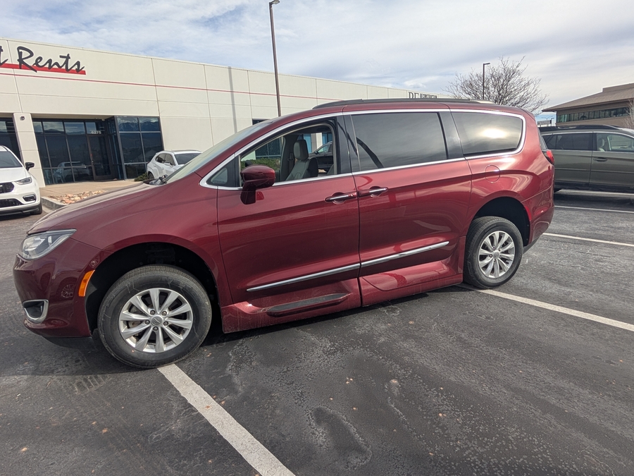 Used 2017 Chrysler Pacifica Touring-L - VMI Side Entry Entry In Floor Automatic Ramp