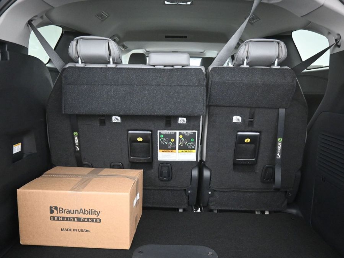 2025 TOYOTA SIENNA - Image 12