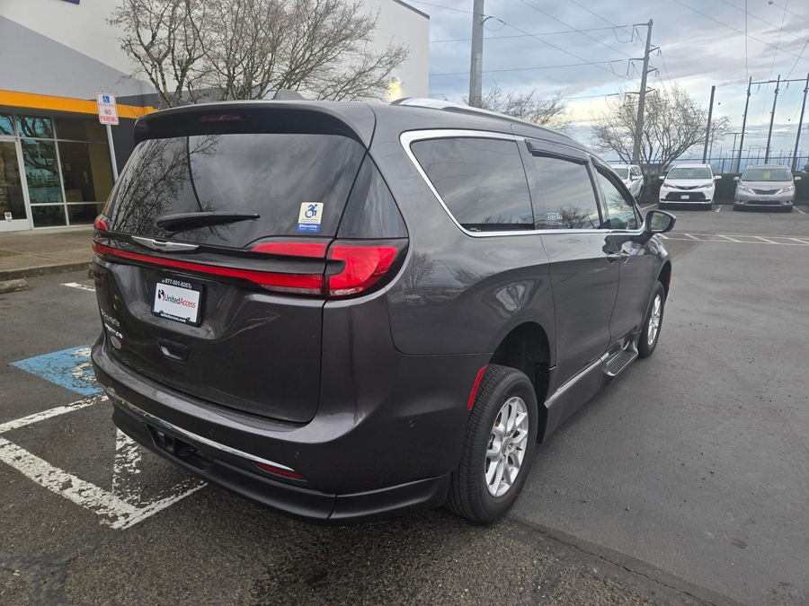 Used 2021 Chrysler Pacifica Touring L - BraunAbility Side Entry Entry In Floor Automatic Ramp