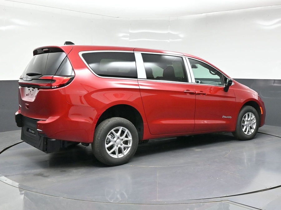 New 2026 Chrysler Pacifica Select Plus - BraunAbility Rear Entry Fold Out Manual Ramp