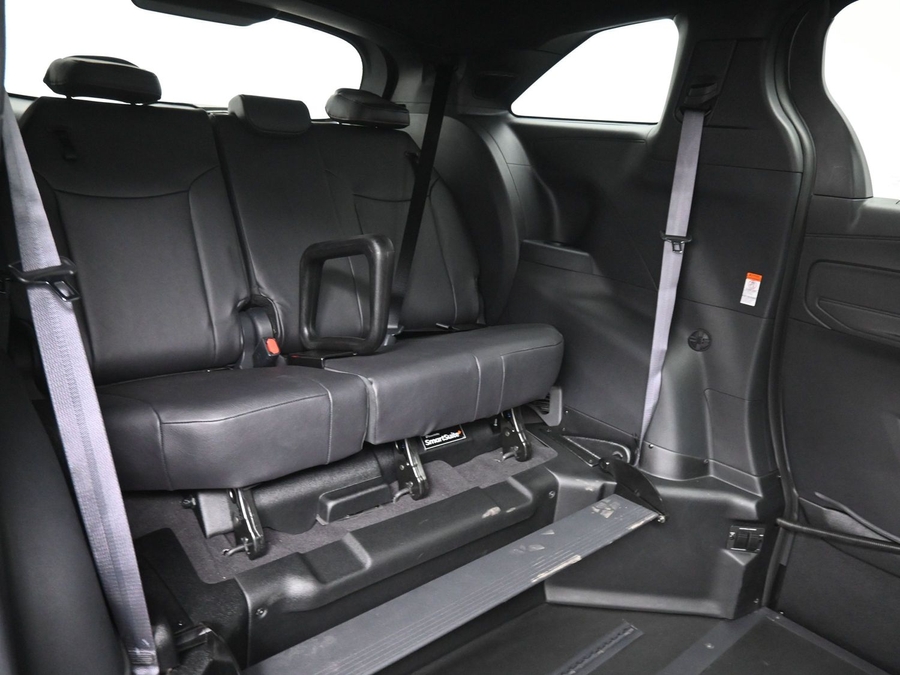 New 2025 Toyota Sienna Hybrid XSE Sport - BraunAbility Side Entry Entry In Floor Automatic Ramp
