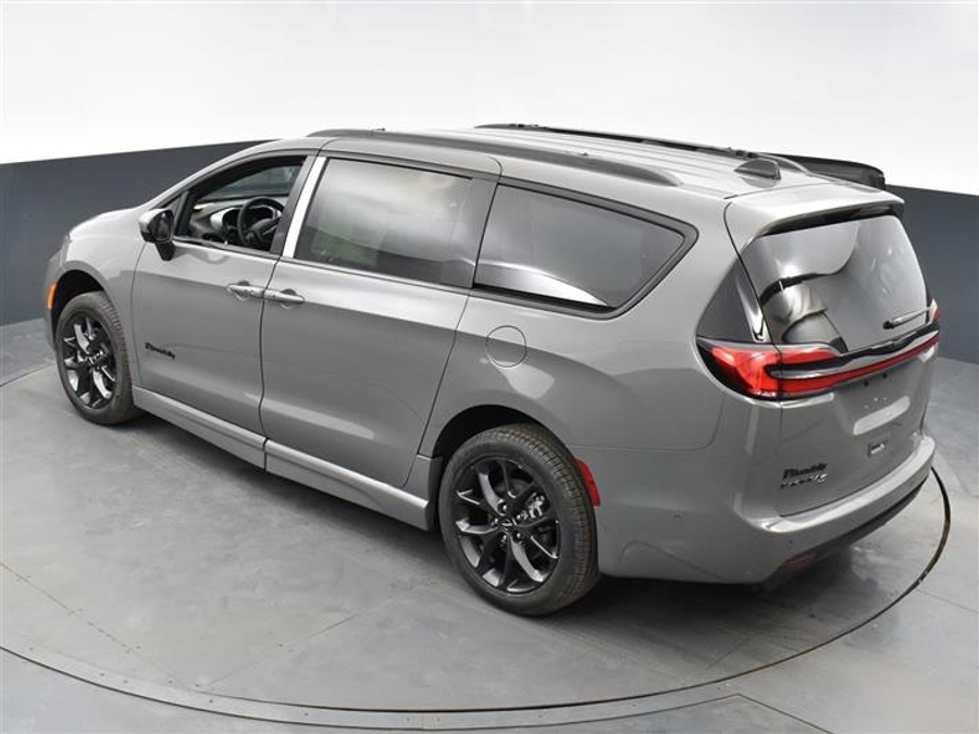 Used 2023 Chrysler Pacifica Touring L - BraunAbility Side Entry Fold Out Manual Ramp