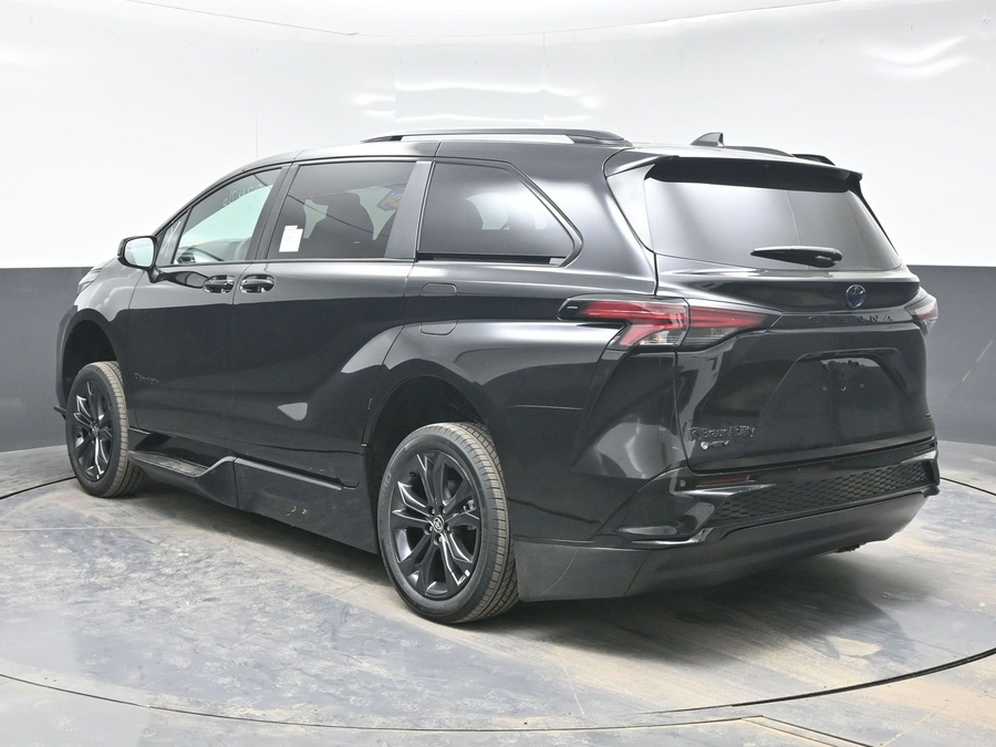 Black Toyota Sienna image number 8