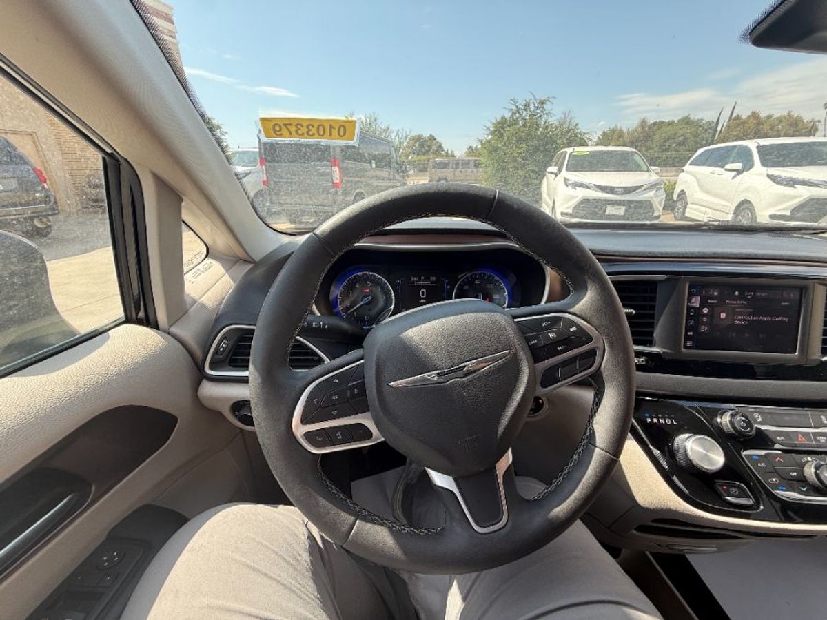 2024 CHRYSLER VOYAGER - Image 12