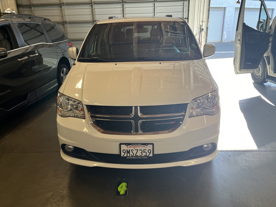 Used 2019 Dodge Grand Caravan SXT - DRIVERGE Side Entry Entry Fold Out Automatic Ramp