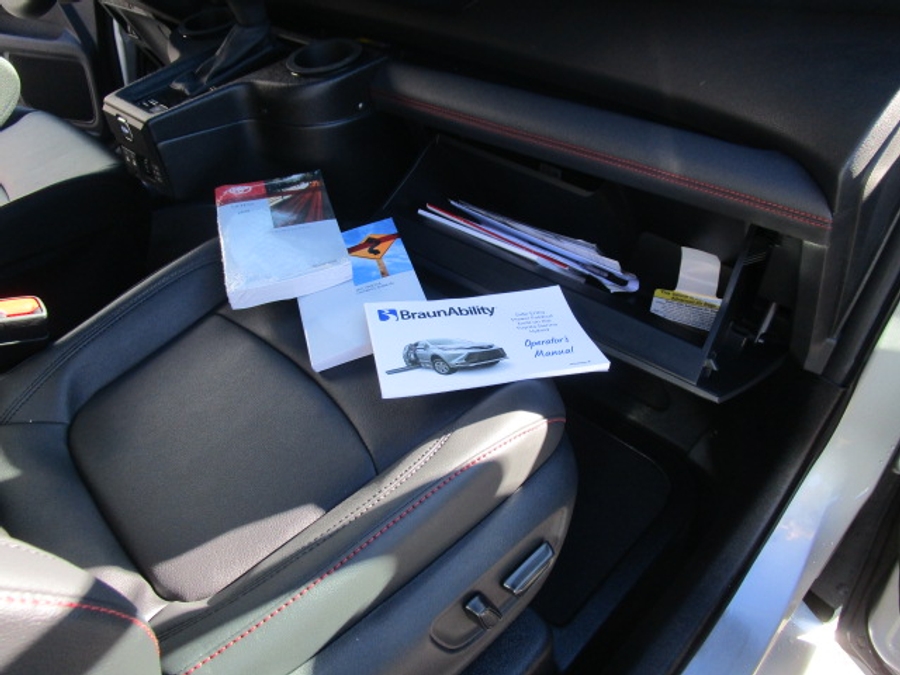 New 2025 Toyota Sienna Hybrid XSE Sport - BraunAbility Side Entry Entry Fold Out Automatic Ramp