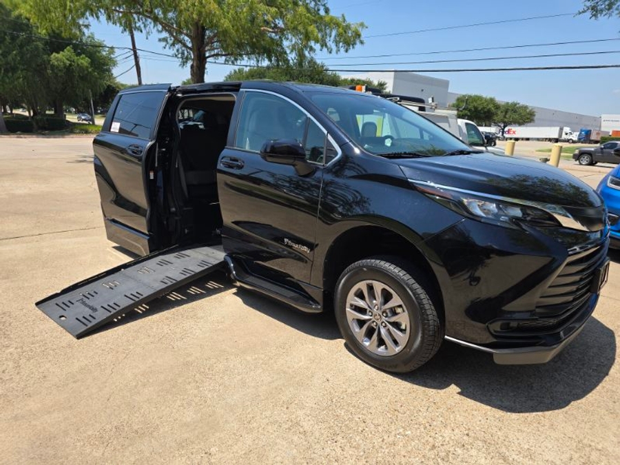 Used 2024 Toyota Sienna Hybrid LE Base - BraunAbility Side Entry Fold Out Automatic Ramp