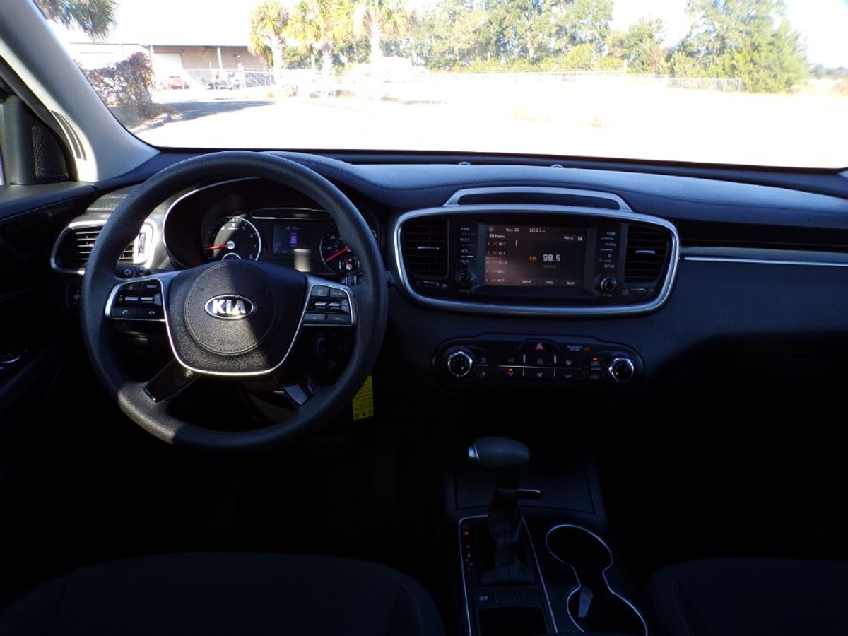 2020 KIA SORENTO - Image 18