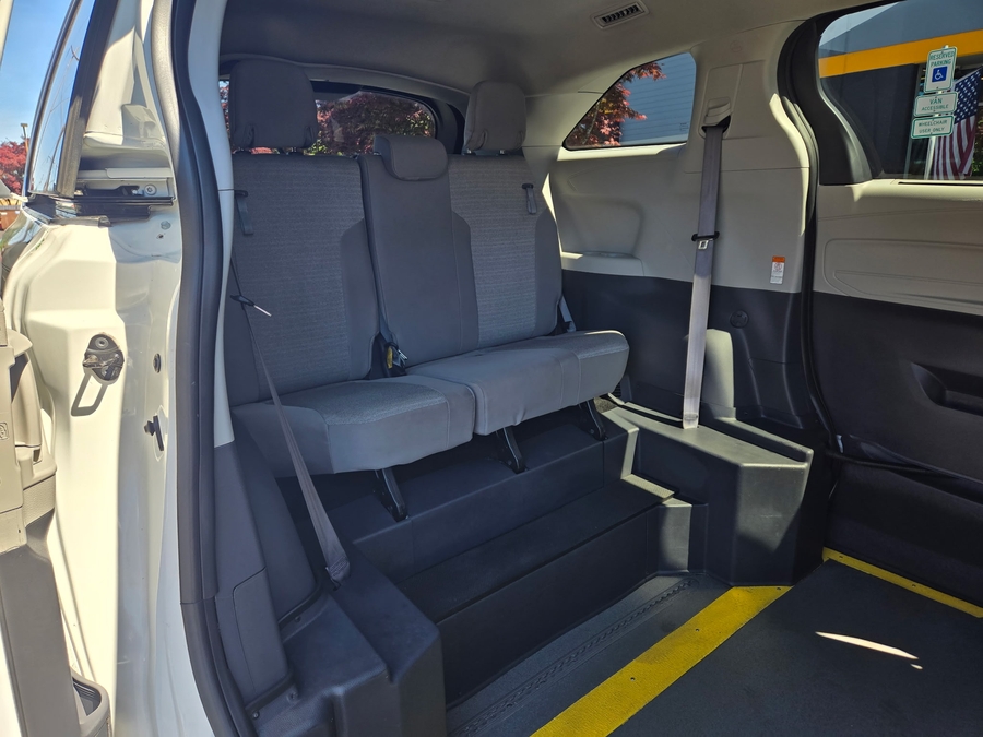 Used 2021 Toyota Sienna Hybrid LE AWD - Vantage Mobility Commercial Side Entry In Floor Manual Ramp