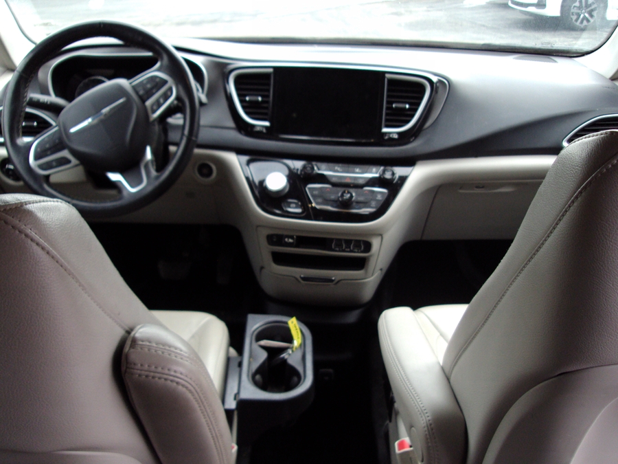 Used 2021 Chrysler Pacifica Touring L - BraunAbility Side Entry Entry Fold Out Automatic Ramp