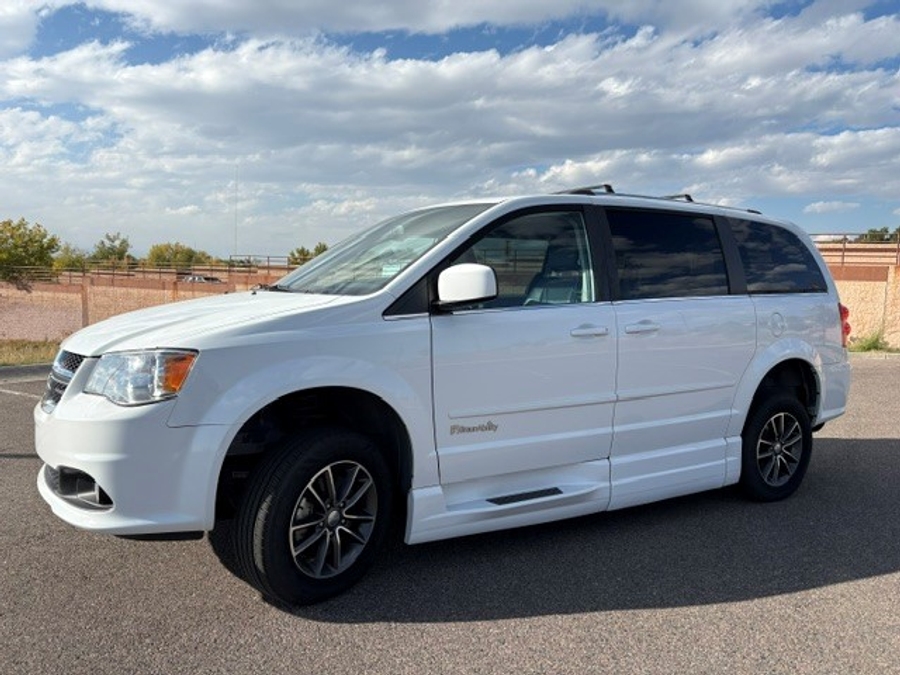Used 2017 Dodge Grand Caravan SXT - BraunAbility Side Entry Fold Out Automatic Ramp