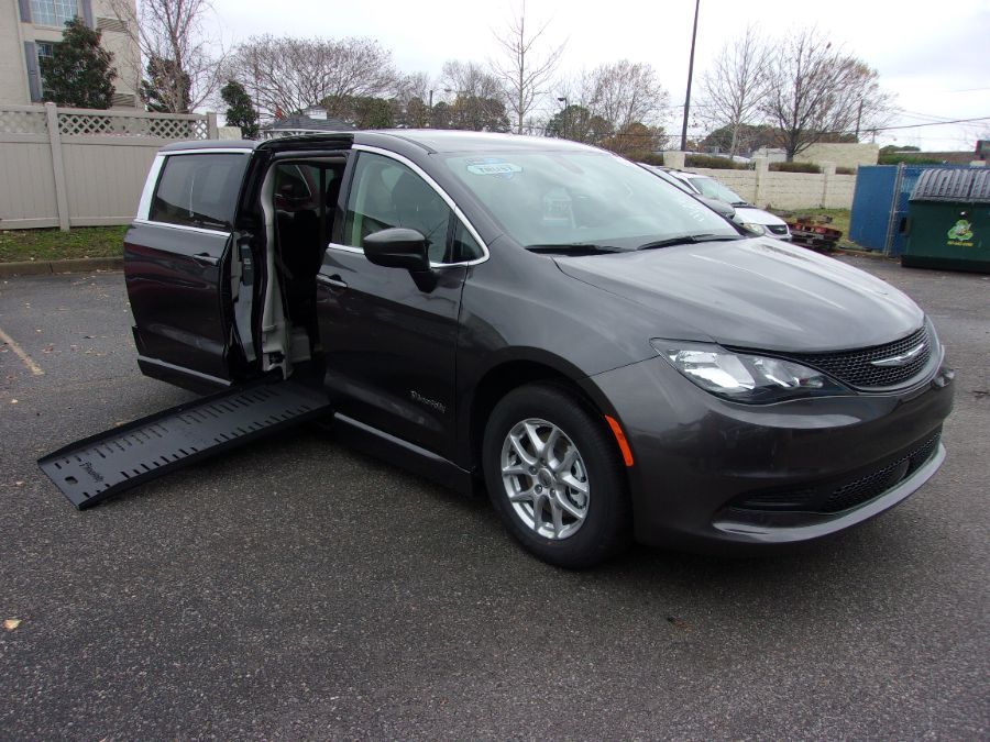 2022 CHRYSLER VOYAGER - Image 2