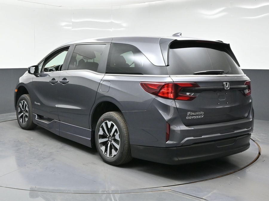 Grey Honda Odyssey image number 5