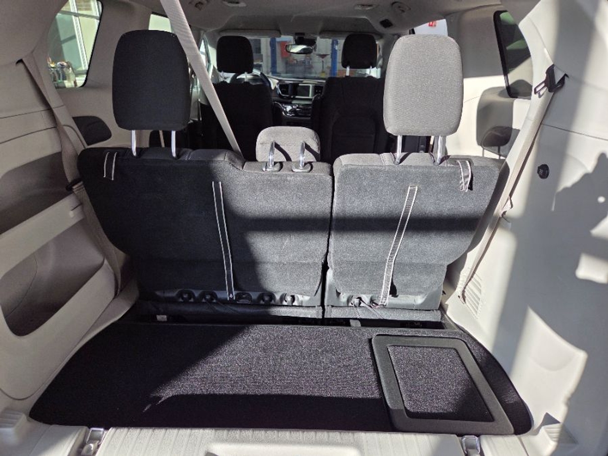 2023 CHRYSLER VOYAGER - Image 11