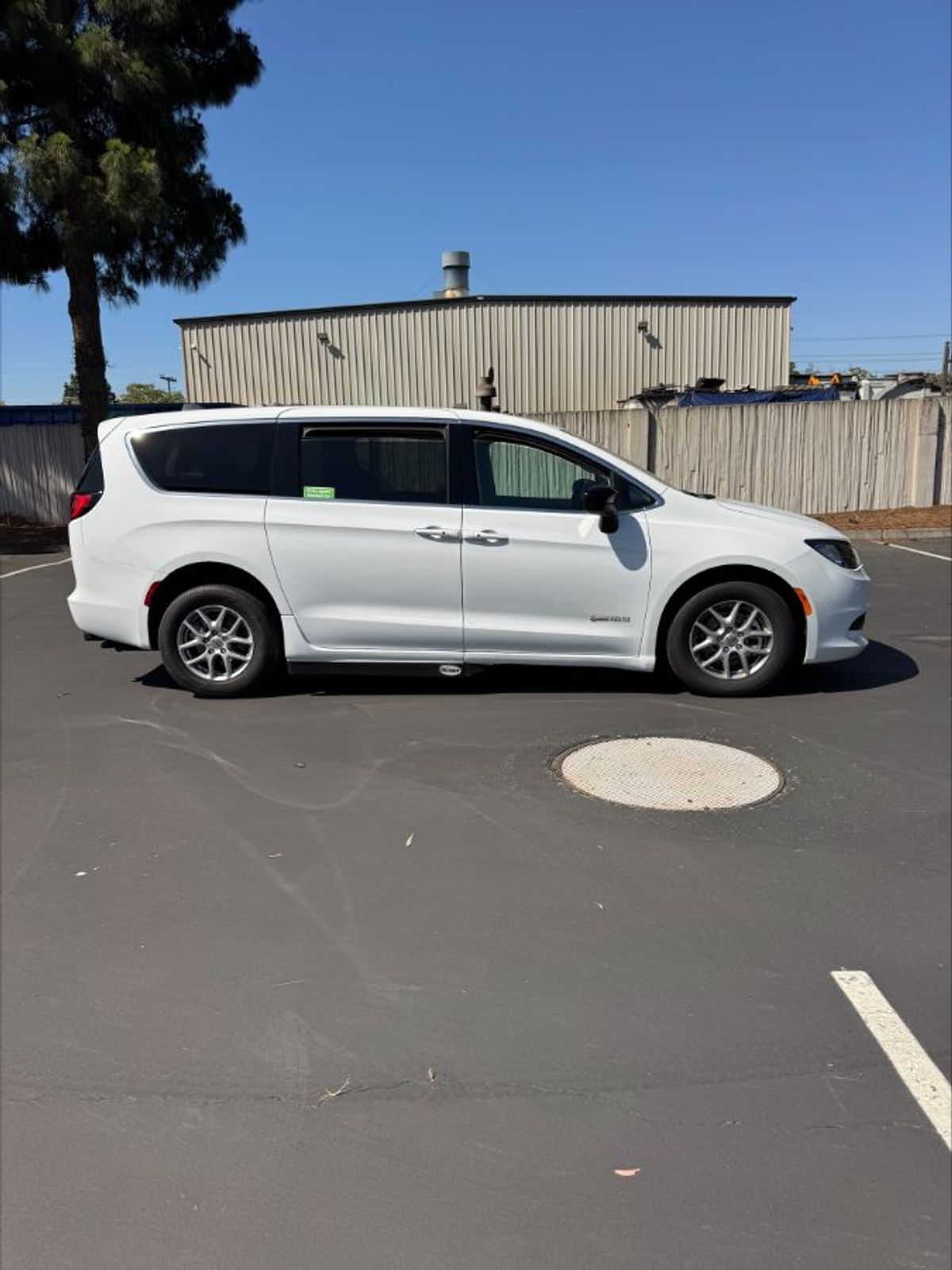 2024 CHRYSLER VOYAGER - Image 14