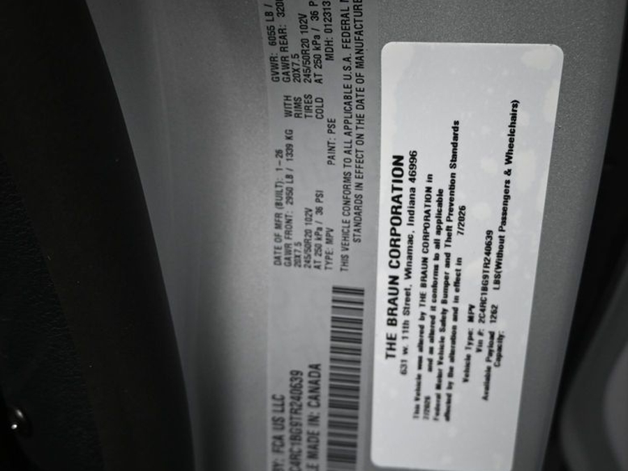 New 2026 Chrysler Pacifica Select Sport - BraunAbility Side Entry In Floor Automatic Ramp