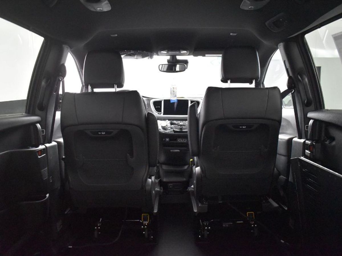 2025 CHRYSLER PACIFICA - Image 15