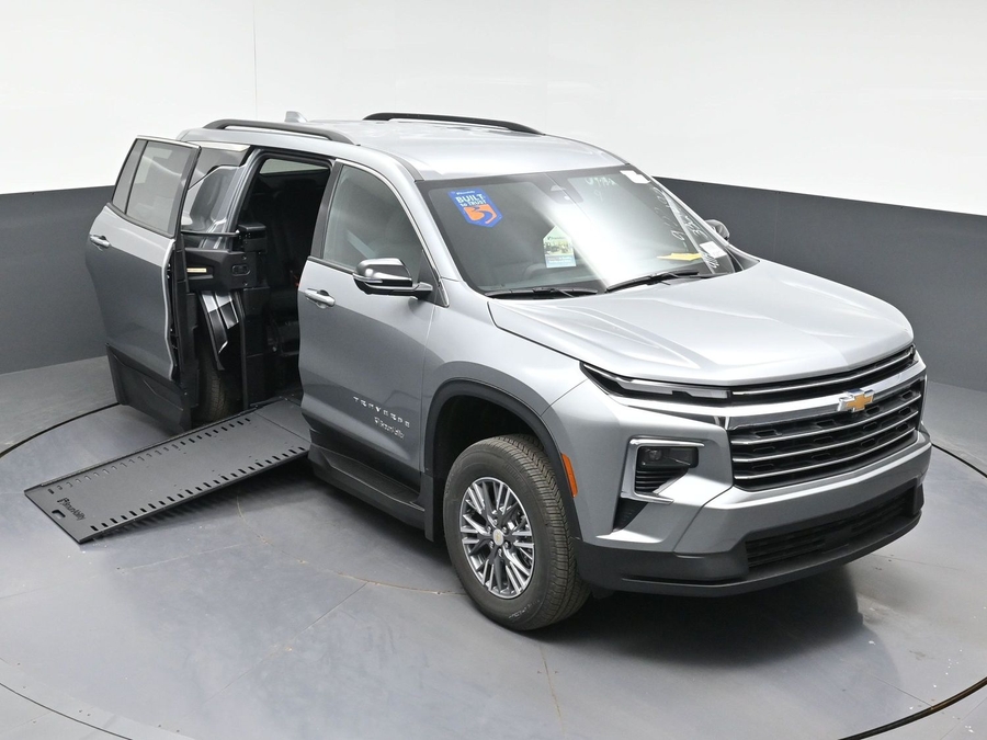 2026 Chevrolet Traverse LT - Photo 17