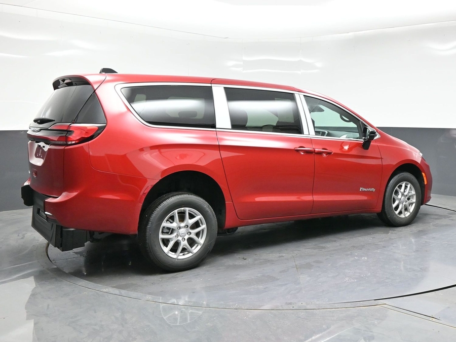 Red Chrysler Pacifica image number 4