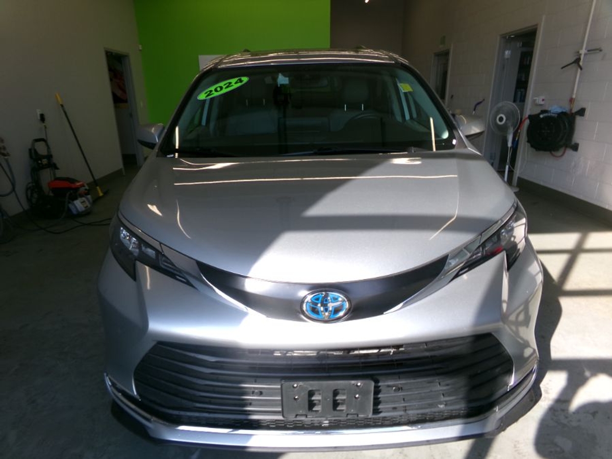2024 TOYOTA SIENNA - Image 3