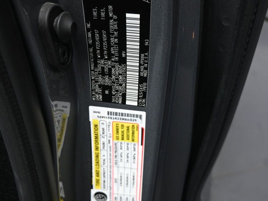New 2026 Toyota Sienna Hybrid XLE Base - BraunAbility Side Entry Fold Out Automatic Ramp
