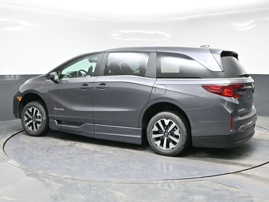 Grey Honda Odyssey image number 3