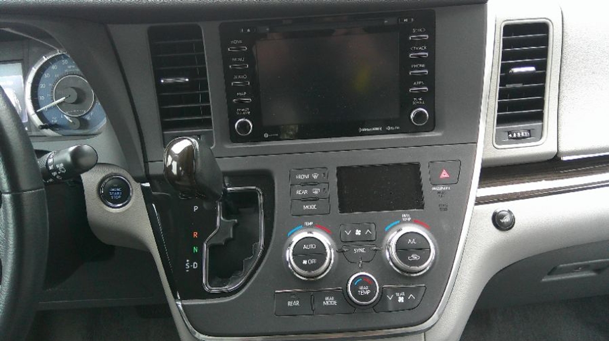 2018 TOYOTA SIENNA - Image 15