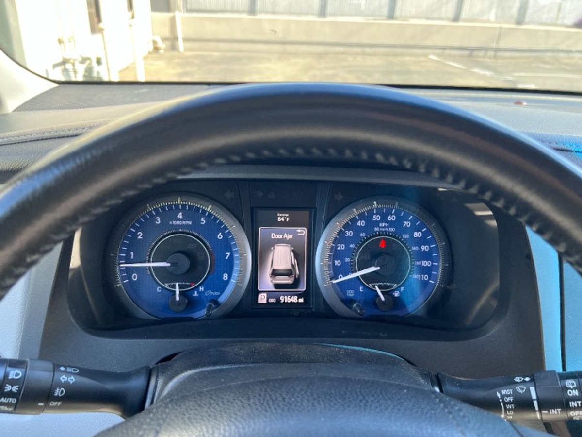 2015 TOYOTA SIENNA - Image 11