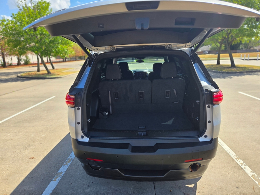 Used 2022 Chevrolet Traverse 1LT - BraunAbility Side Entry In Floor Automatic Ramp