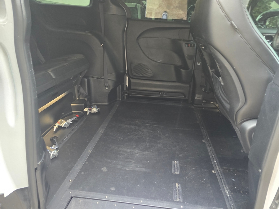 Used 2024 Chrysler Pacifica Touring L - BraunAbility Side Entry In Floor Automatic Ramp