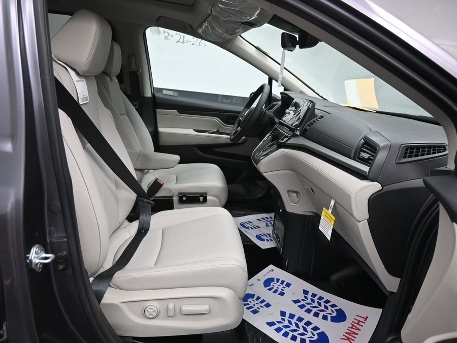 Grey Honda Odyssey image number 8