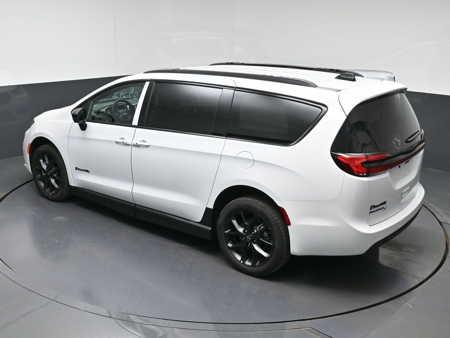 New 2026 Chrysler Pacifica Select Sport - BraunAbility Side Entry Fold Out Manual Ramp