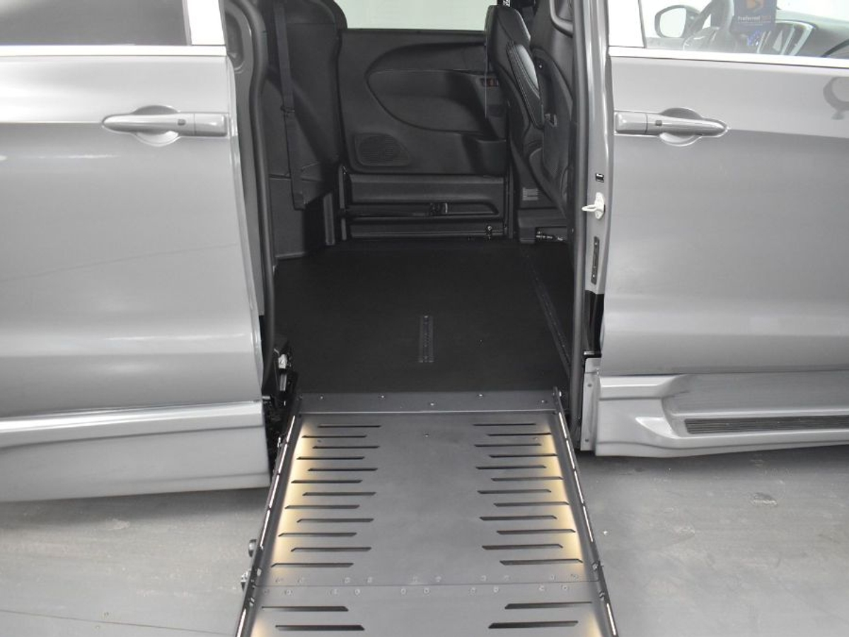 2025 CHRYSLER PACIFICA - Image 23