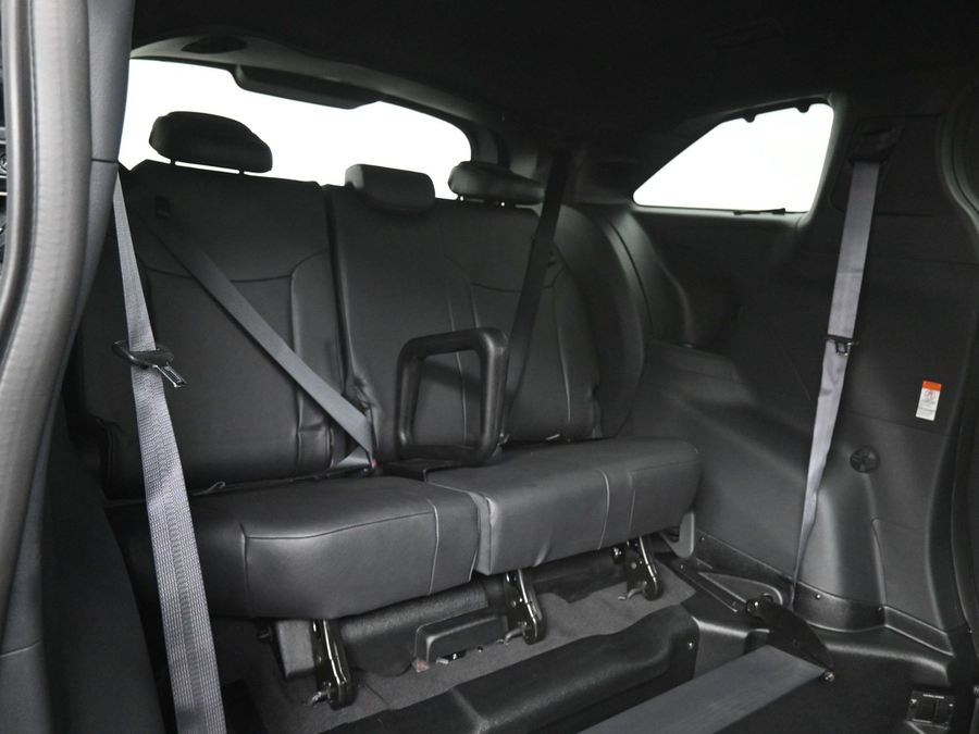 Grey Toyota Sienna image number 9