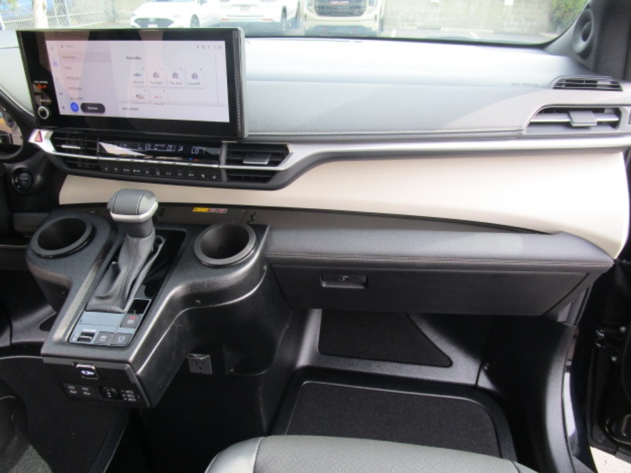 New 2025 Toyota Sienna Hybrid Platinum - BraunAbility Side Entry Entry In Floor Automatic Ramp