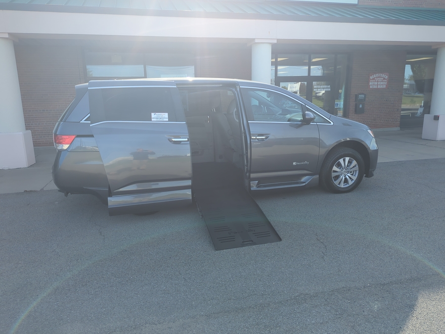 Used 2016 Honda Odyssey EX-L - BraunAbility Side Entry Fold Out Automatic Ramp