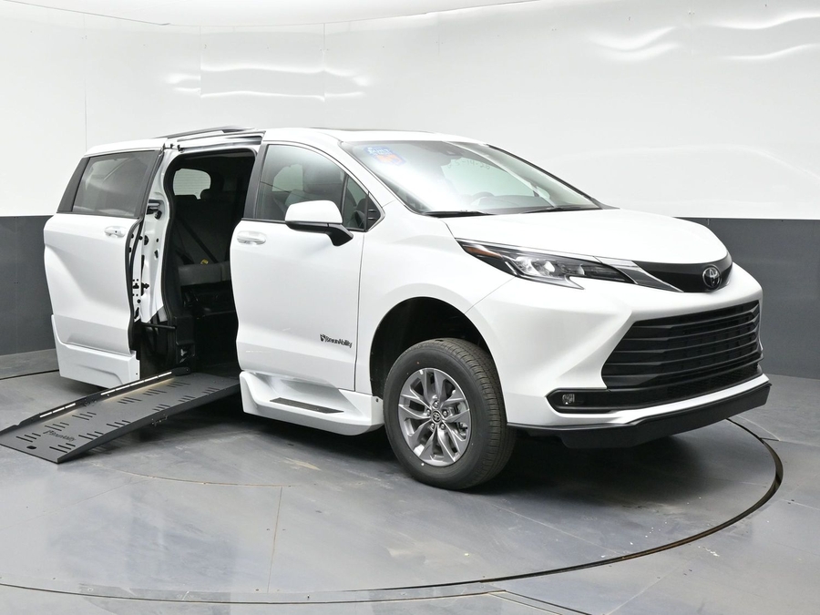2026 Toyota Sienna's photo