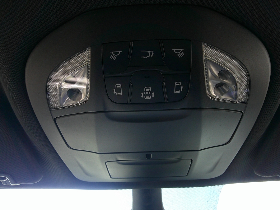 Black Chrysler Pacifica image number 18