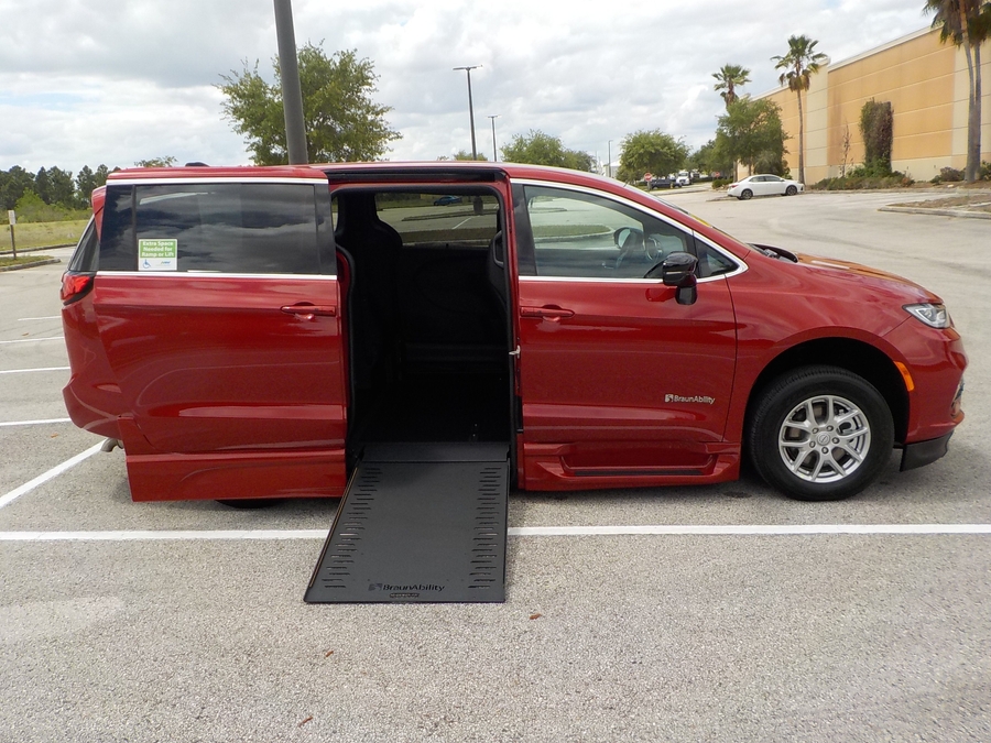Red Chrysler Pacifica image number 30