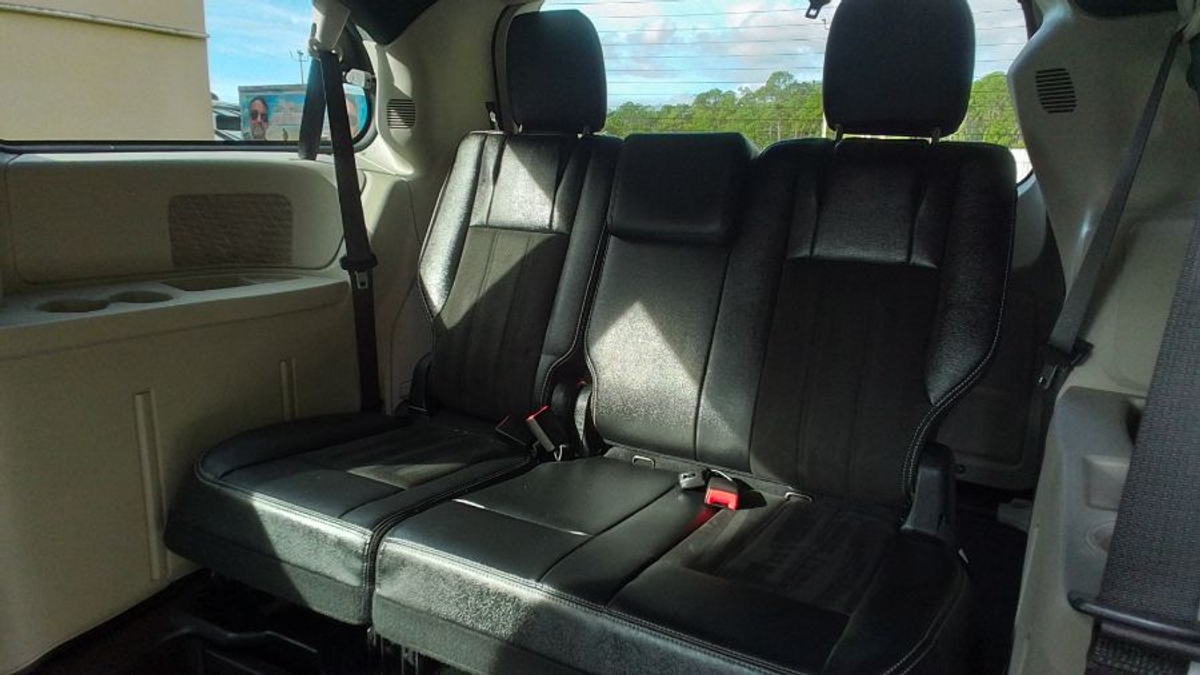 2019 DODGE GRAND CARAVAN - Image 13