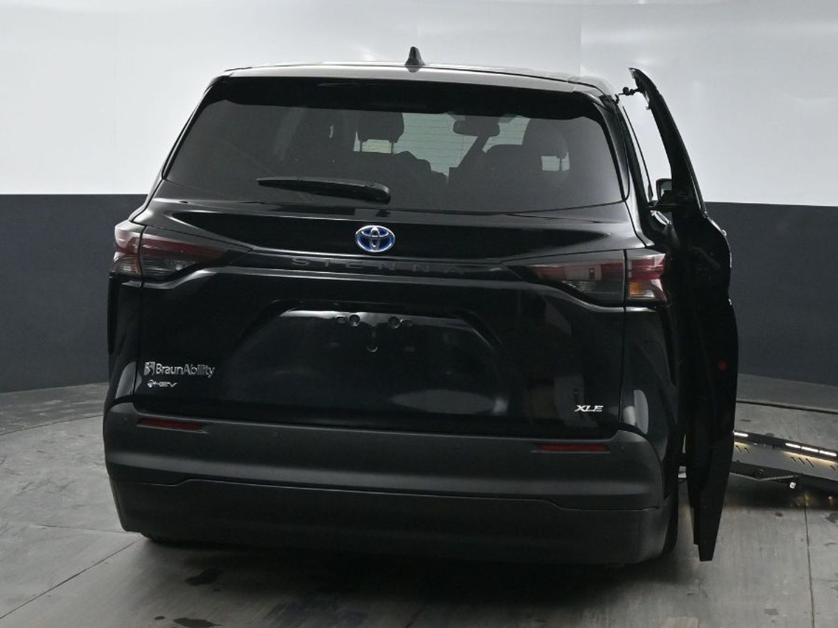 2025 TOYOTA SIENNA - Image 6