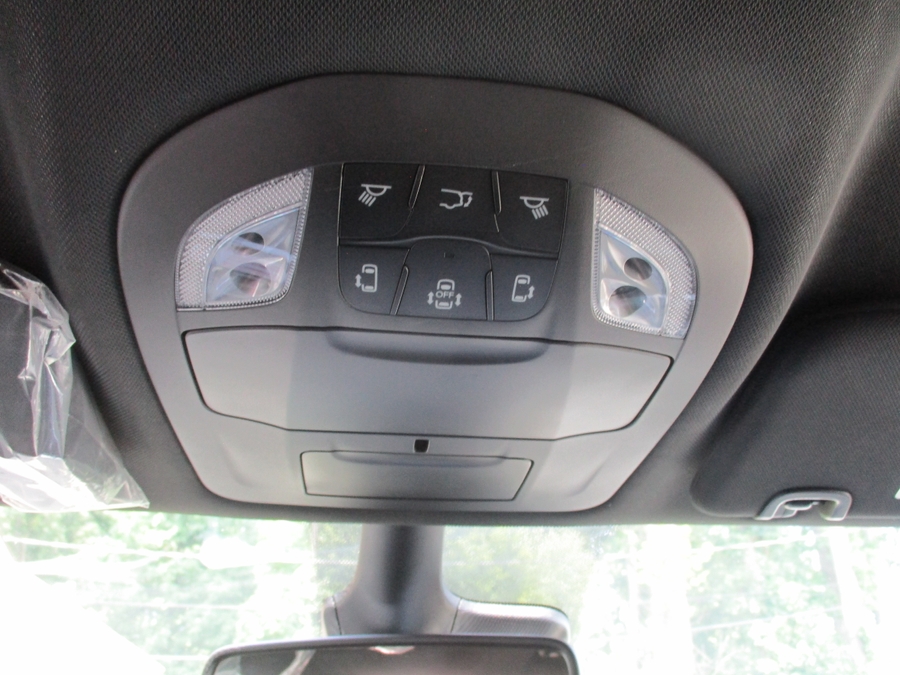 Número de imagen Chrysler Pacifica negro 8