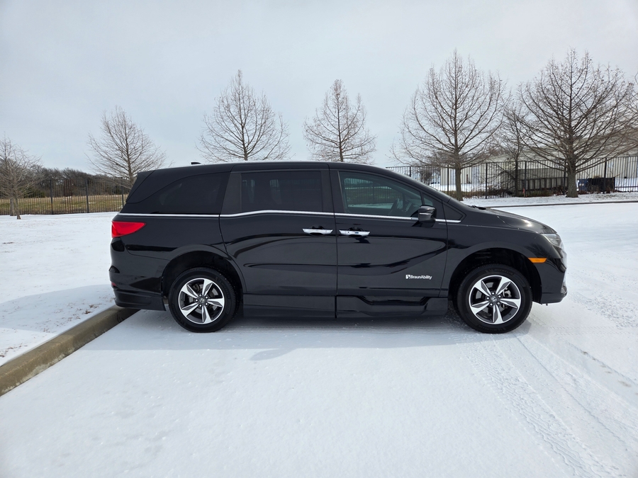 Used 2019 Honda Odyssey Touring - BraunAbility Side Entry Entry In Floor Automatic Ramp