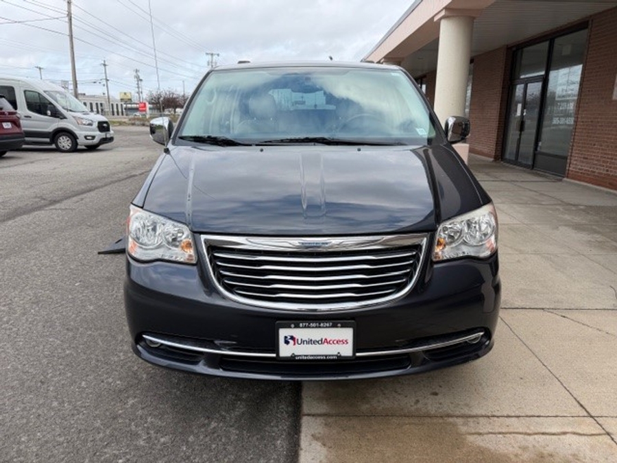 Used 2014 Chrysler Town and Country Touring-L - RLX Side Entry Entry In Floor Automatic Ramp
