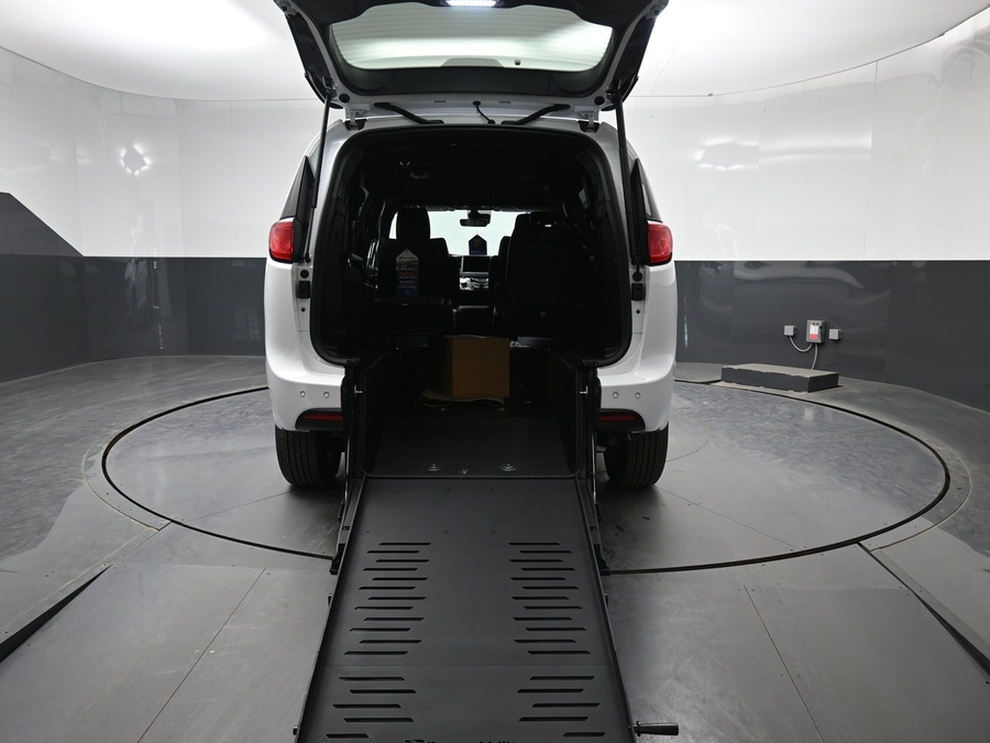New 2026 Chrysler Voyager LX - BraunAbility Rear Entry Entry Fold Out Manual Ramp