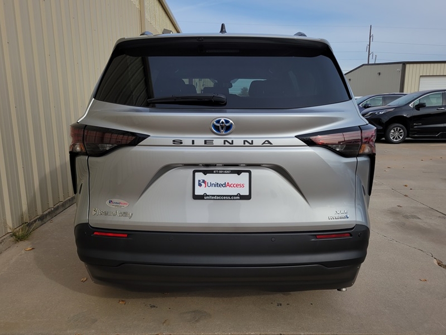 Used 2024 Toyota Sienna Hybrid XLE Plus - BraunAbility Side Entry Entry Fold Out Automatic Ramp