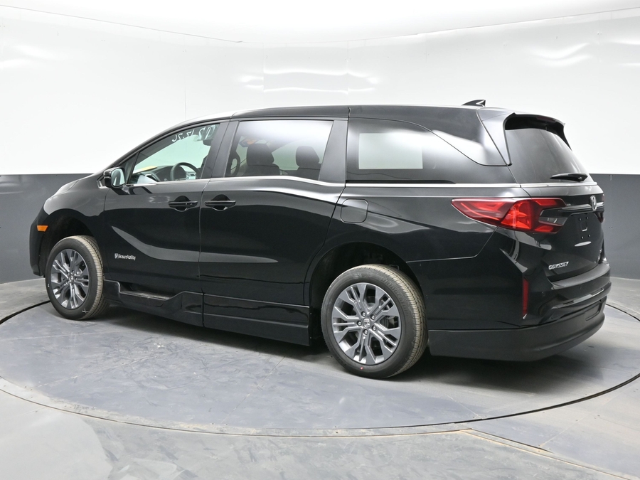 New 2026 Honda Odyssey Touring - BraunAbility Side Entry In Floor Automatic Ramp