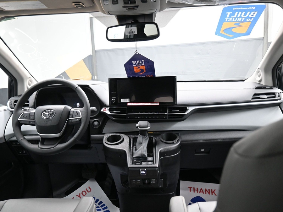Black Toyota Sienna image number 12