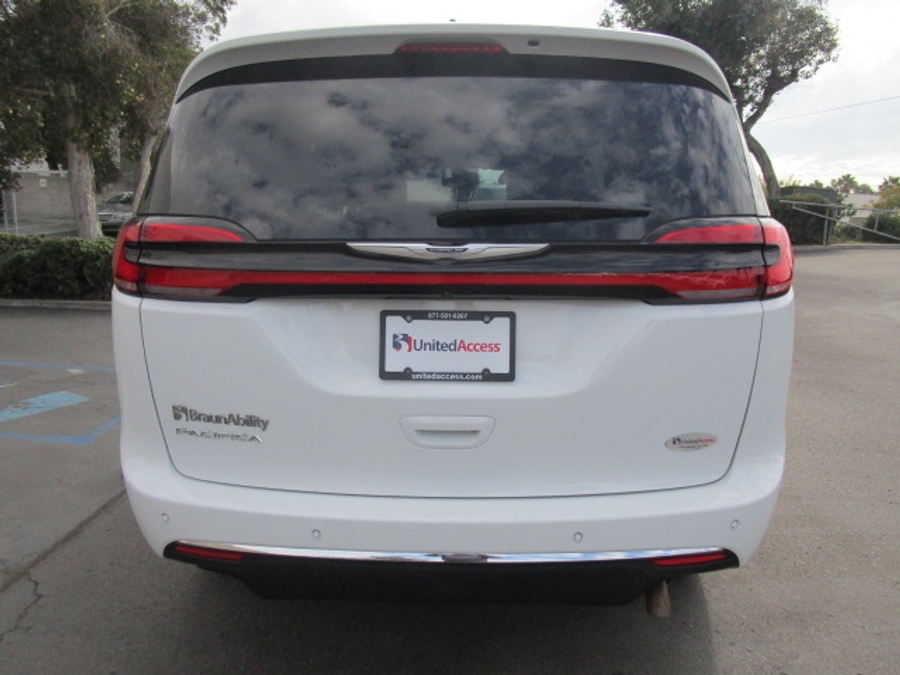 Used 2023 Chrysler Pacifica Touring L Safety - BraunAbility Side Entry Entry In Floor Automatic Ramp