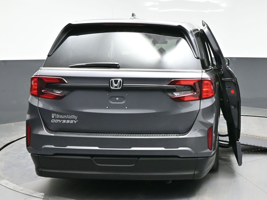 Grey Honda Odyssey image number 5